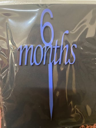 Premium Doğum Günü Sunum Konsept 6 MONTH MAVİ AHŞAP PASTA ÜZERİ SÜS