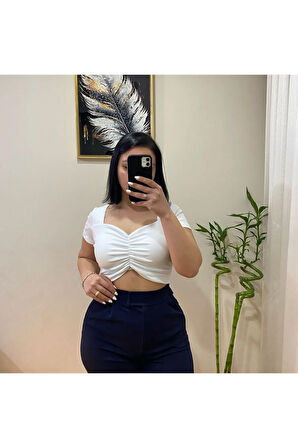 Büzgü Detaylı Şık  Crop