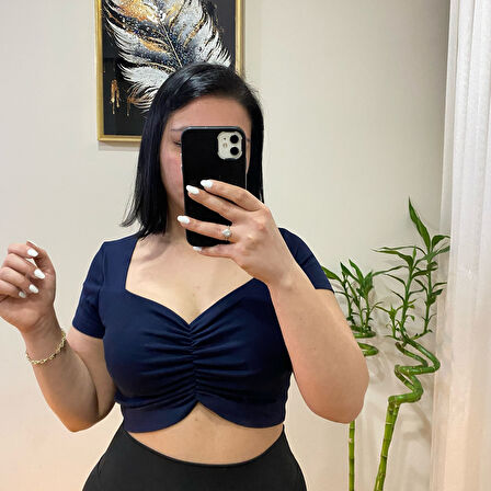 Büzgü Detaylı Şık  Crop