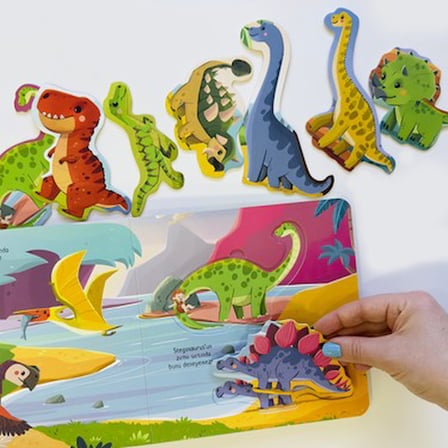 Dinozorlarla Eğlenceli Tak-Çıkar Hikaye Kitabı
