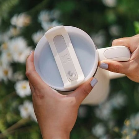 1.18 Litre Kapasiteli Pipetli Termos ile Sıcak İçecekler
