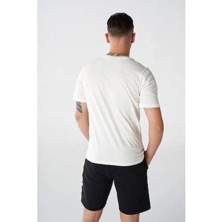 Beyaz Erkek T-Shirt Modelleri ile Rahat Şıklık