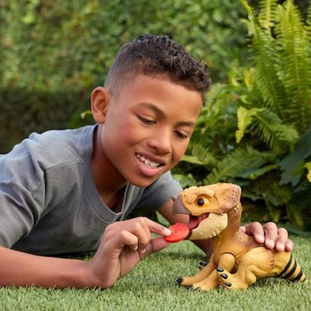 Sesli Jurassic World Figürü ile Dinozor Maceraları