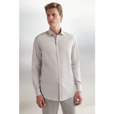 Açık Gri Slim Fit Erkek Gömlek: %100 Pamuklu Rahat Tasarım