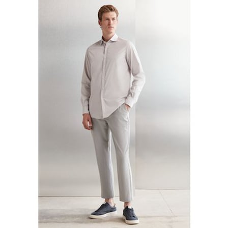 Açık Gri Slim Fit Erkek Gömlek: %100 Pamuklu Rahat Tasarım