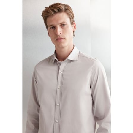 Açık Gri Slim Fit Erkek Gömlek: %100 Pamuklu Rahat Tasarım
