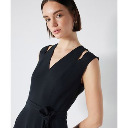 Kuşak Detaylı Cutout Tasarımı ile Fark Yaratın