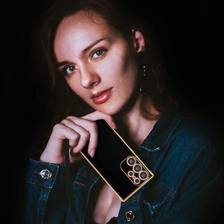 Parlak Gold Kenarlı Yumuşak Silikon ve Kamera Korumalı Telefon Kılıfı