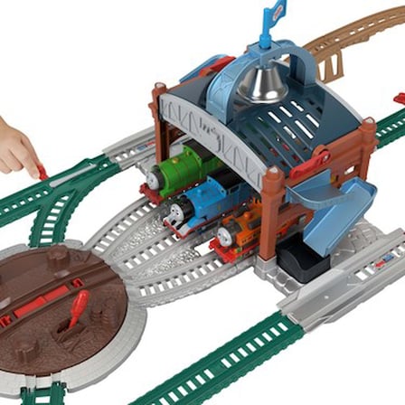 Motorlu Klasik Oyuncak Tren Seti, Yükle ve Fırlat Özelliği ile Eğlenceli