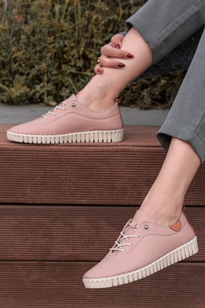 Dikiş Detaylı Ortopedik Deri Kadın Sneaker