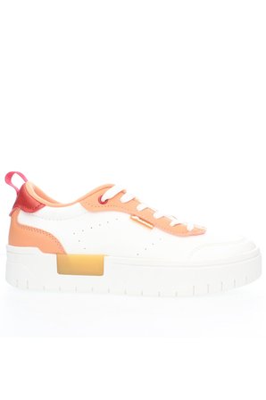 Renk Detaylı Kalın Taban Kadın Sneaker