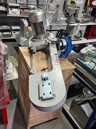 Sönmez Karkas Sulu Testere Karkas Kemik Kesme Makinesi