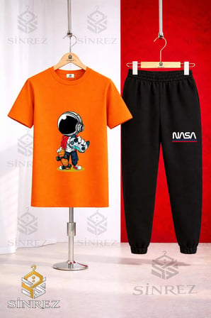 Unısex Çocuk ASTRONOT ELINDE OYUN KONSOLU Baskılı Tişort Eşofman Takımı
