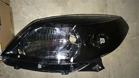 Far Sağ Dacıa Logan Sandero Siyah Çerçeveli