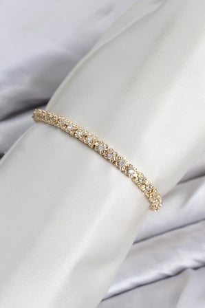 CM Model Zirkon Taşlı VIP Seri Gold Renk Pirinç Kadın Bileklik 5886