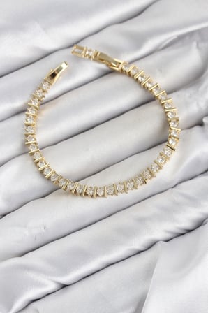 CM Şerit Model Zirkon Taşlı VIP Seri Gold Renk Pirinç Kadın Bileklik 5886