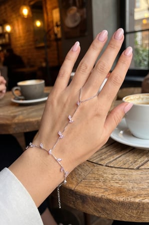 Gümüş Renk Pirinç Zirkon Taşlı Yaprak Model Şahmeran 5886