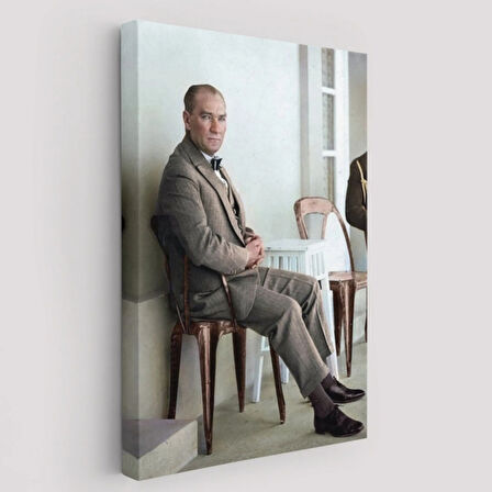 Sandalyede Oturan Karizmatik Atatürk Dekoratif Kanvas Tablo, Duvar Dekoru 6034