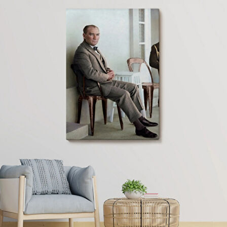 Sandalyede Oturan Karizmatik Atatürk Dekoratif Kanvas Tablo, Duvar Dekoru 6034