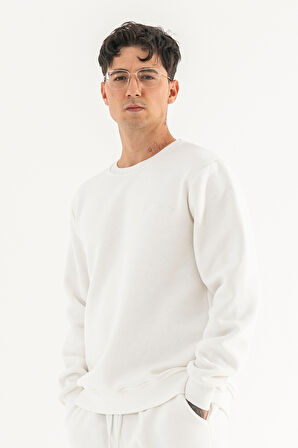 Erkek Beyaz Sweatshirt Bisiklet Yaka Rahat Kalıp 3 iplik Şardonlu Nakışlı