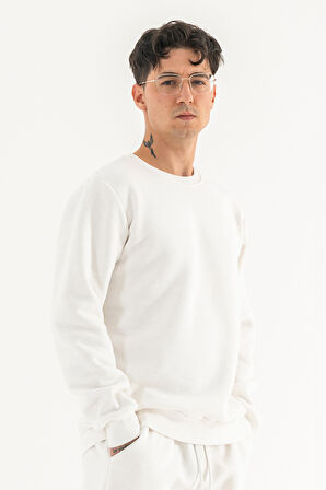 Erkek Beyaz Sweatshirt Bisiklet Yaka Rahat Kalıp 3 iplik Şardonlu Nakışlı