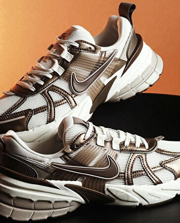 NİKE V2K RUN 'MİNK BROWN SUMMIT WHITE'-SPORTXOUTLET