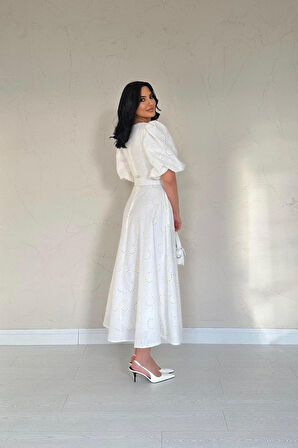 SUPPLİERBY Ekru Göğüs Kup Detaylı Kemerli Brode Elbise