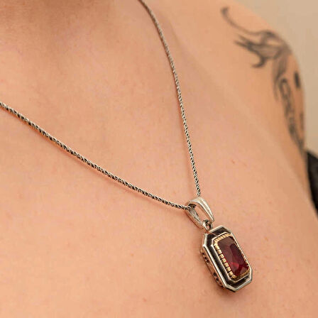 Supertrend Gümüş Kırmızı Taşlı Dikdörtgen Kadın Kolye