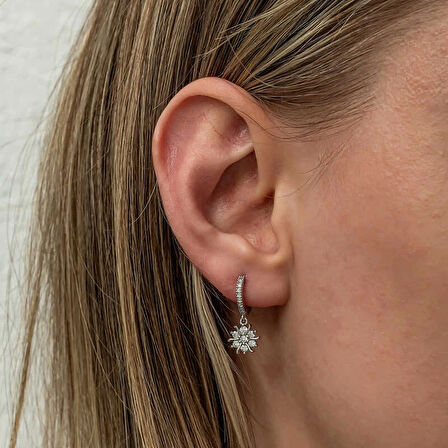 Supertrend Gümüş Sallantılı Güneş Kadın Küpe