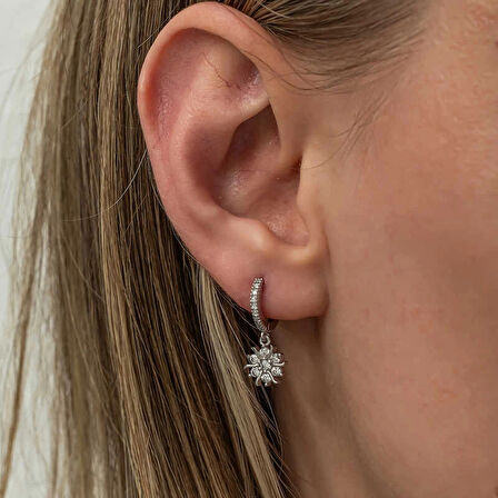 Supertrend Gümüş Sallantılı Güneş Kadın Küpe