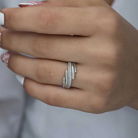 Supertrend Gümüş Zirkon Taşlı Kadın Yüzük