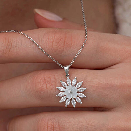 Supertrend Gümüş Beyaz Manolya Çiçeği Kadın Kolye