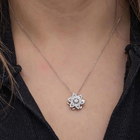 Supertrend ​gümüş Yıldız Baget Taşlı  Dönen Stres Kadın Kolye