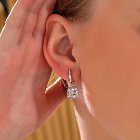 Supertrend Gümüş Kare Zirkon Taşlı Kadın Küpe