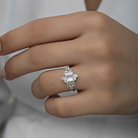 Supertrend Gümüş Beyaz Baget Taşlı Kadın Yüzük