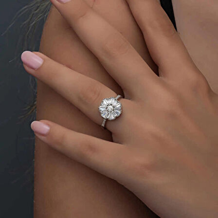 Supertrend Gümüş Baget Taşlı Kadın Yüzük