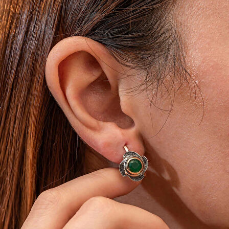 Supertrend Gümüş Çiçek Desenli Otantik Kadın Küpe