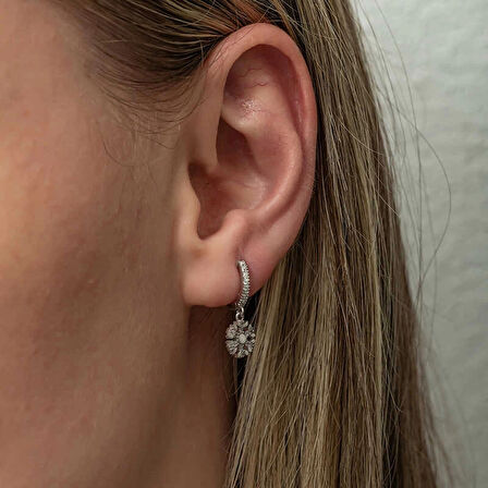 Supertrend Gümüş Sallantılı Kar Tanesi Kadın Küpe