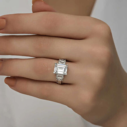 Supertrend Gümüş Beyaz Baget Taşlı Kadın Yüzük