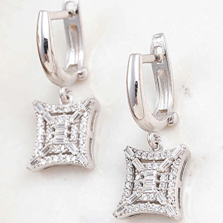 Supertrend Gümüş Kare Zirkon Taşlı Kadın Küpe