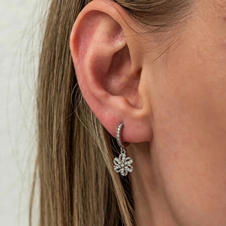 Supertrend ​gümüş Sallantılı Çiçek Kadın Küpe