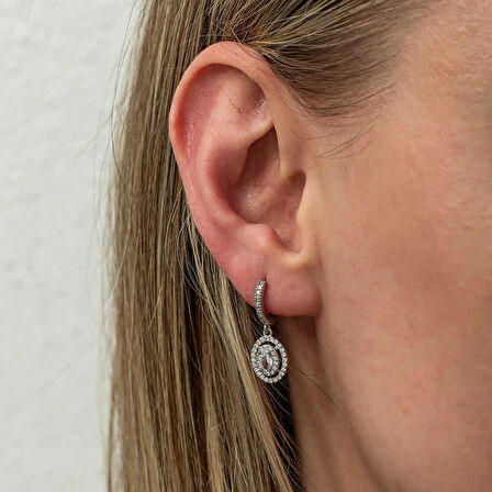 Supertrend Gümüş Oval Taşlı Sallantılı Küpe