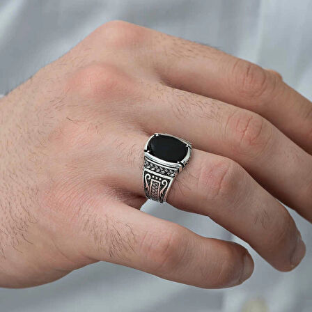 Supertrend Gümüş Oniks Taşlı Örgü Desenli Erkek Yüzük