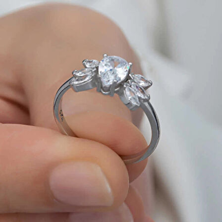 Supertrend Gümüş Damla Zirkon Taşlı Kadın Yüzük