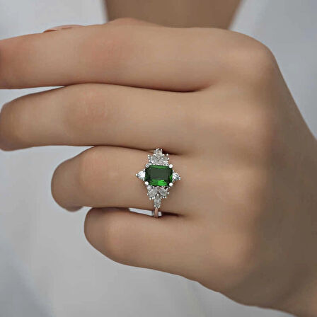 Supertrend Gümüş Yeşil Baget Taşlı Kadın Yüzük