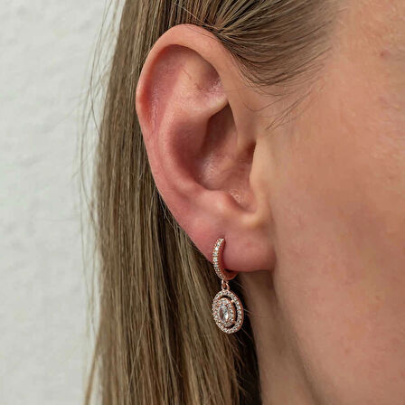 Supertrend Gümüş Rose Oval Taşlı Sallantılı Küpe