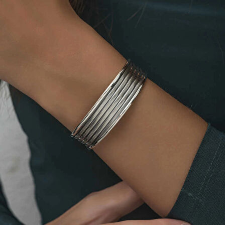 Supertrend Gümüş Eskitme Desenli Kadın Bilezik