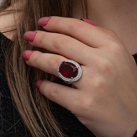 Supertrend Gümüş Kırmızı Oval Taşlı Kadın Yüzük