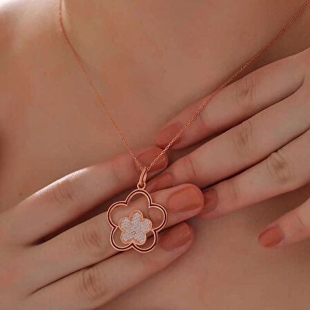 Supertrend ​gümüş Rose Çiçek Desenli Kadın Kolye