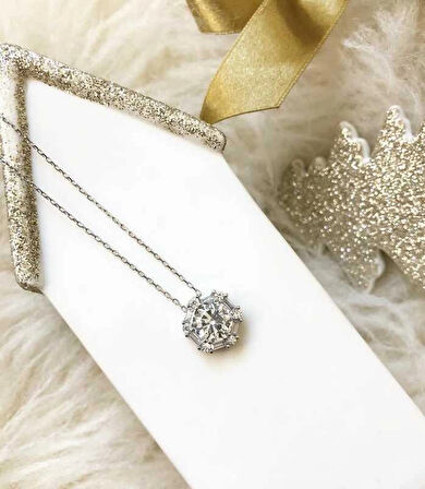 Supertrend Gümüş Buz Beyazı Baget Taşlı Kadın Kolye